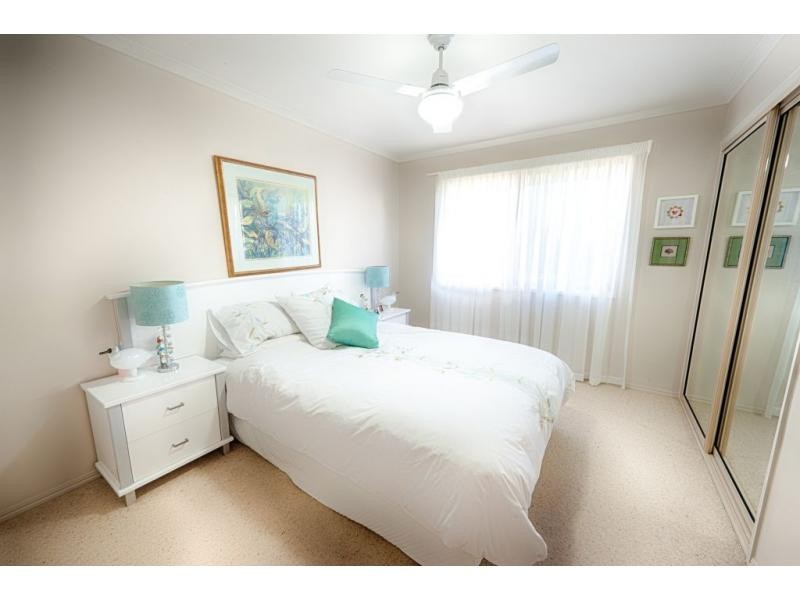 2 Honeyeater Court, Woodgate QLD 4660