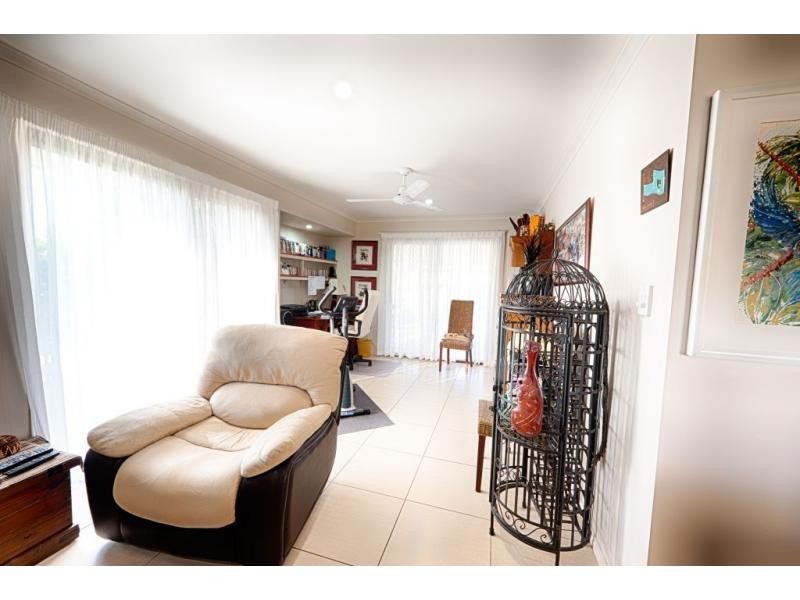 2 Honeyeater Court, Woodgate QLD 4660