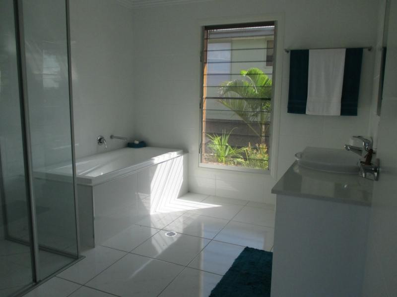 24 Kookaburra Way, Woodgate QLD 4660