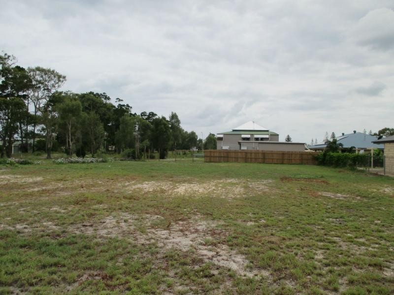 18 Acacia Street, Woodgate QLD 4660