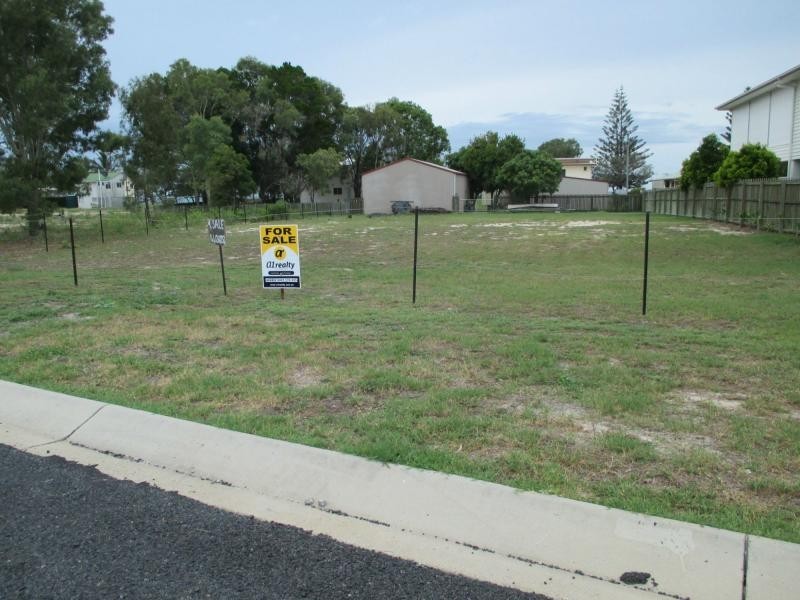 18 Hibiscus Court, Woodgate QLD 4660