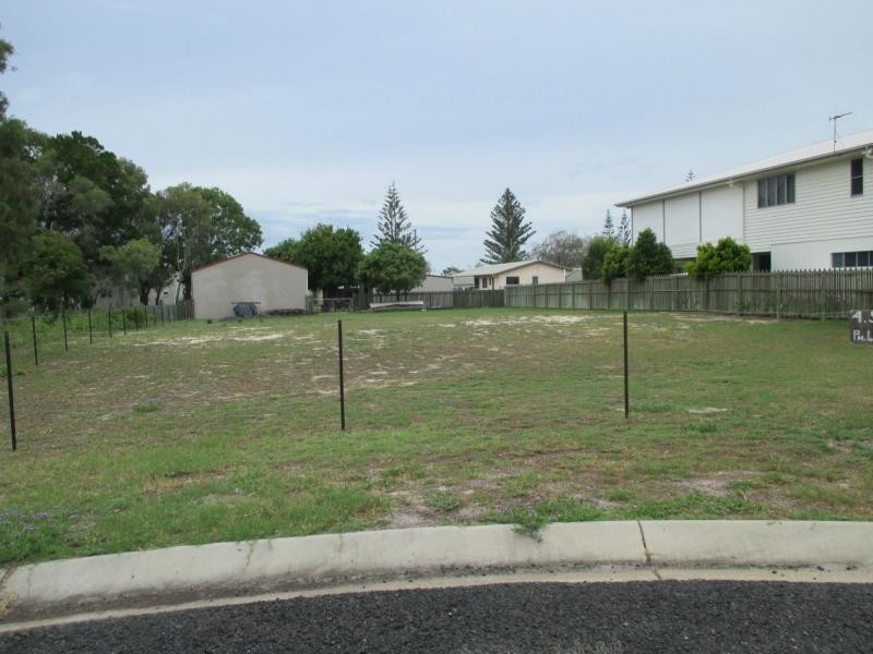 18 Hibiscus Court, Woodgate QLD 4660