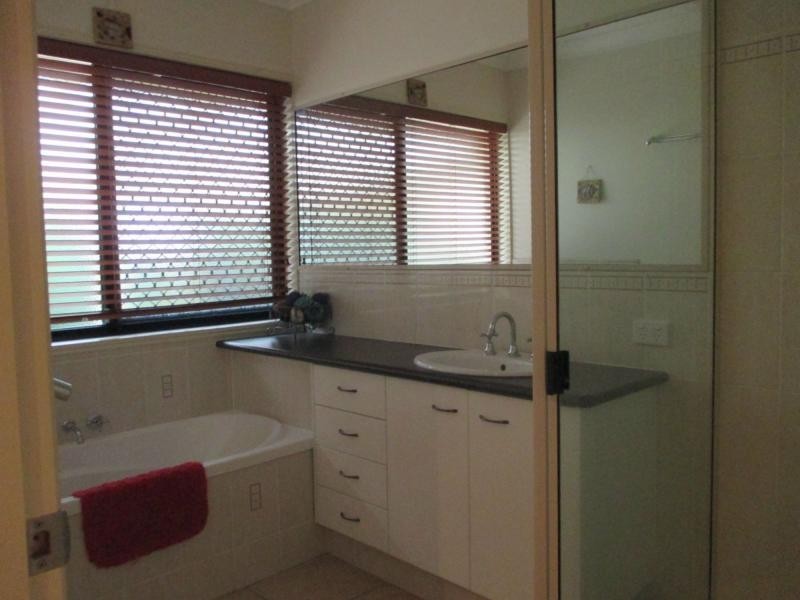 5 Driftwood Place South, Woodgate QLD 4660