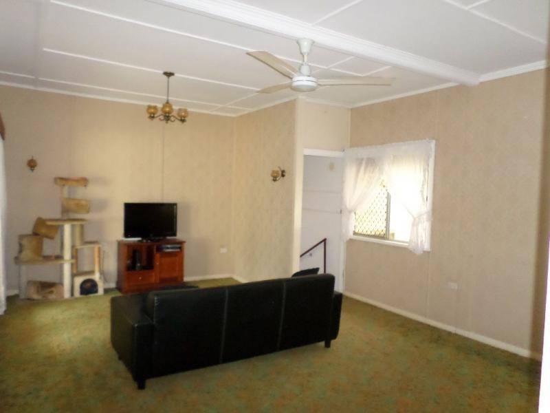 182 Churchill Street, Childers QLD 4660