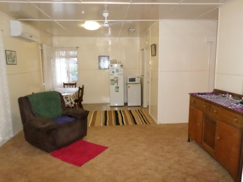 27 West Street, Childers QLD 4660