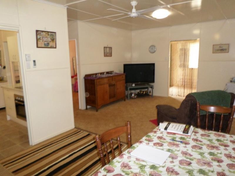 27 West Street, Childers QLD 4660