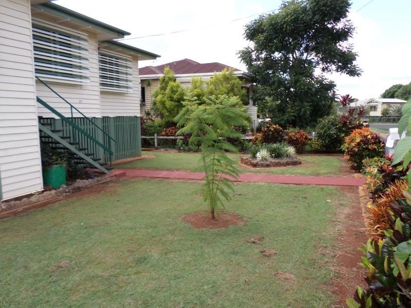 27 West Street, Childers QLD 4660