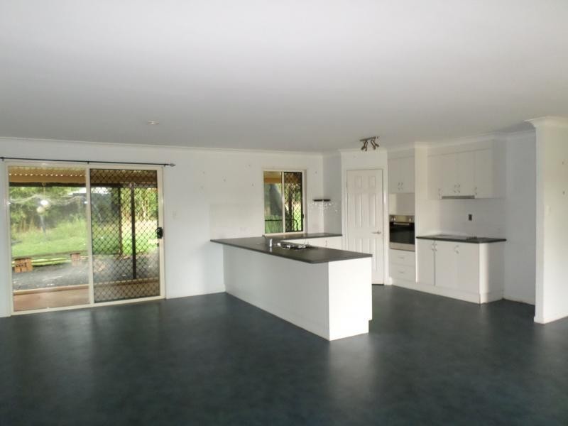 18 Huxley Road, Childers QLD 4660