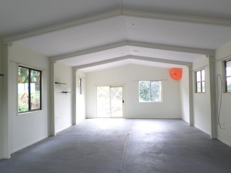 18 Huxley Road, Childers QLD 4660