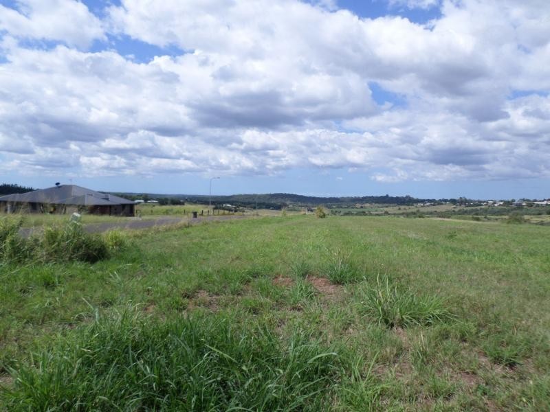 4 Outlook Drive, Childers QLD 4660