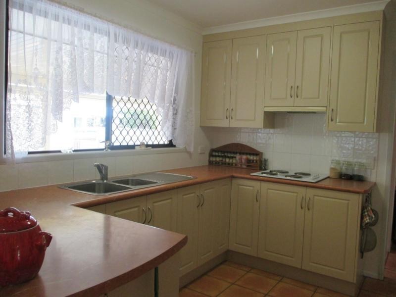 2 Sunset Avenue, Woodgate QLD 4660
