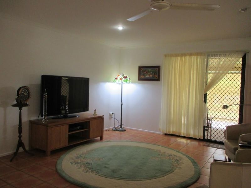 2 Sunset Avenue, Woodgate QLD 4660