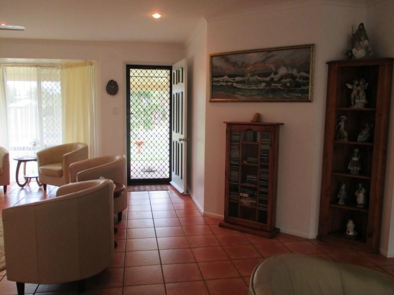 2 Sunset Avenue, Woodgate QLD 4660
