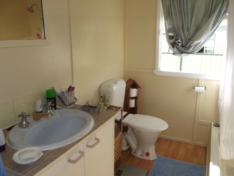 18 Frederick Street, Biggenden QLD 4621