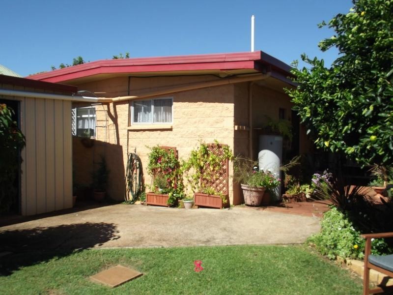 11 Churchill Street, Childers QLD 4660