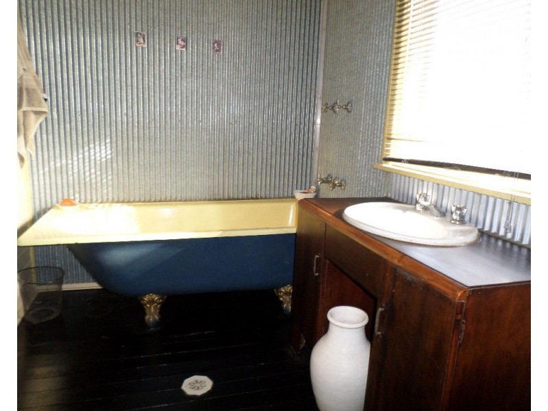 82 Abington Road, Abington QLD 4660