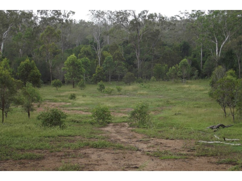 211 Railway Road, Booyal QLD 4671
