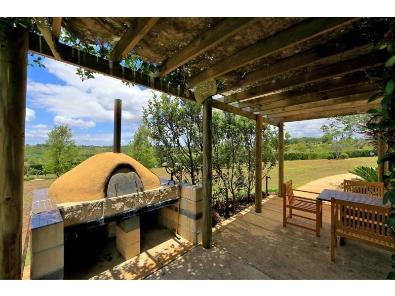 38 Huxley Road, Childers QLD 4660