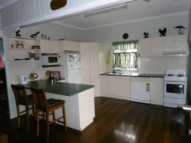 17 West Street, Childers QLD 4660