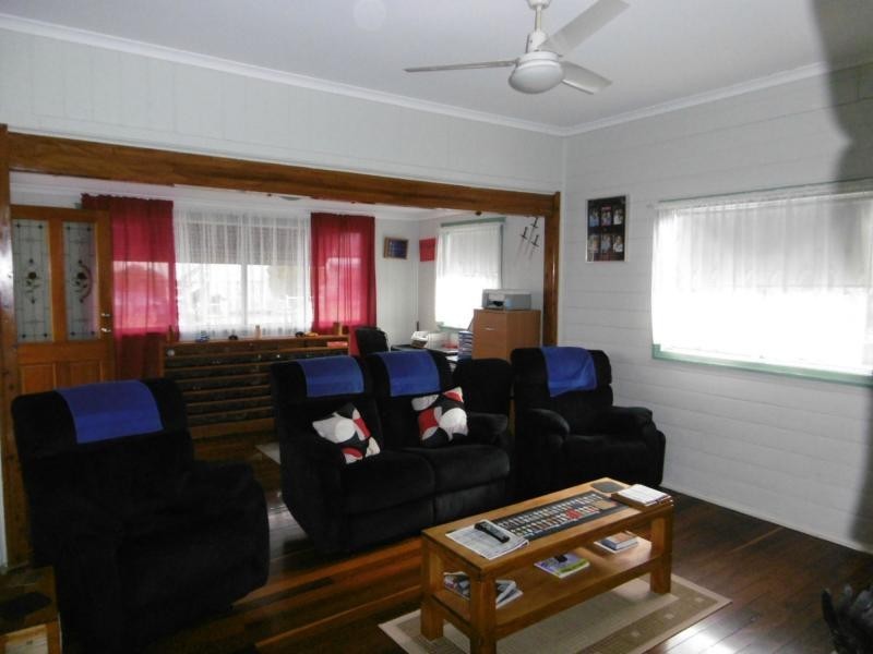 17 West Street, Childers QLD 4660