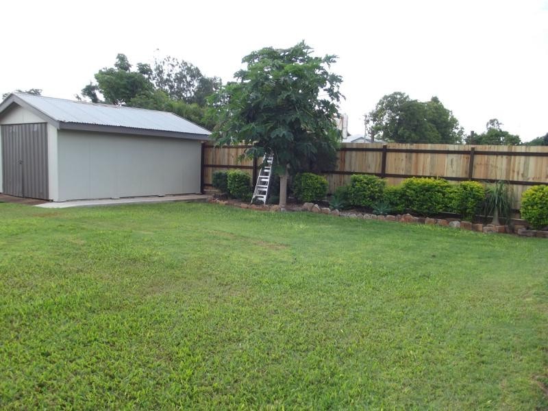 17 West Street, Childers QLD 4660