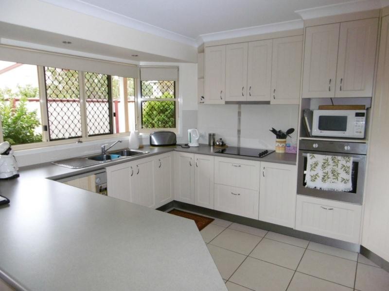 2/40 Macrossan Street, Childers QLD 4660