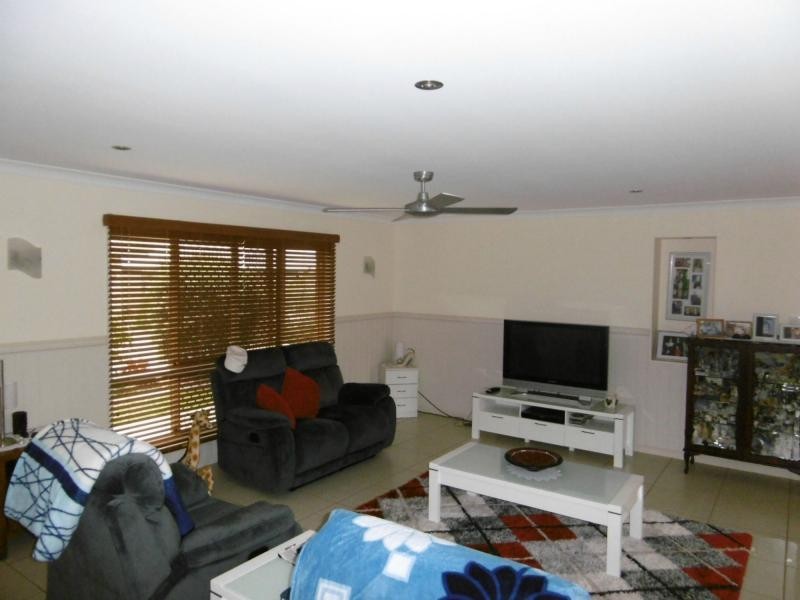2/40 Macrossan Street, Childers QLD 4660