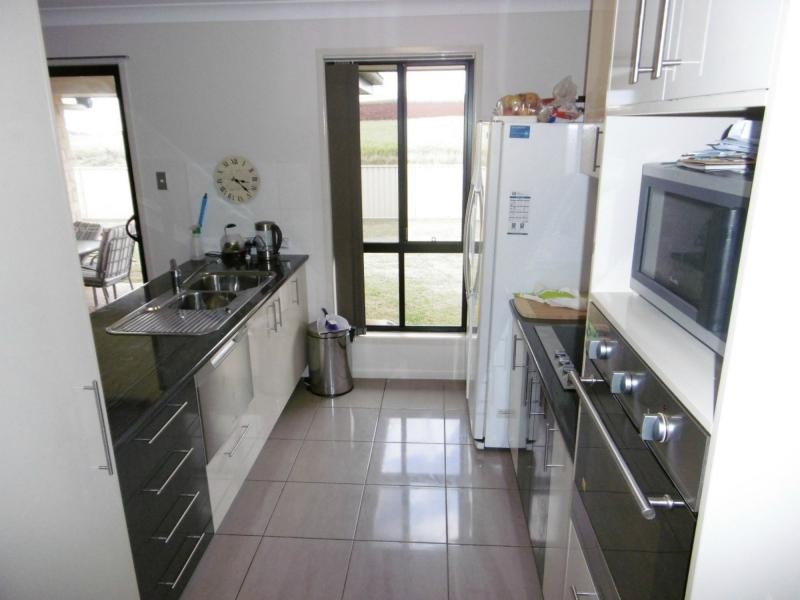 27 Pioneer Avenue, Childers QLD 4660