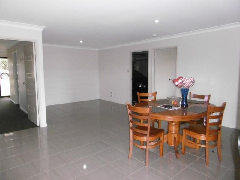 27 Pioneer Avenue, Childers QLD 4660