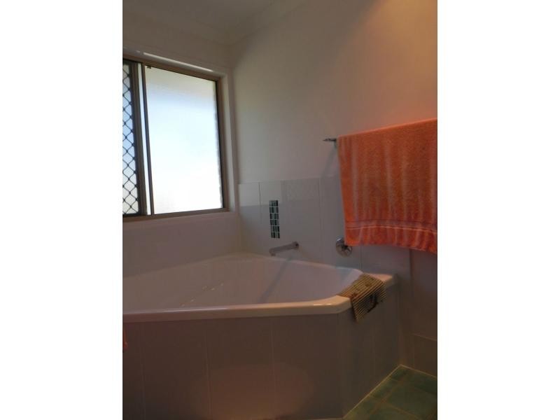 32 Oakview Drive, Childers, Redridge QLD 4660