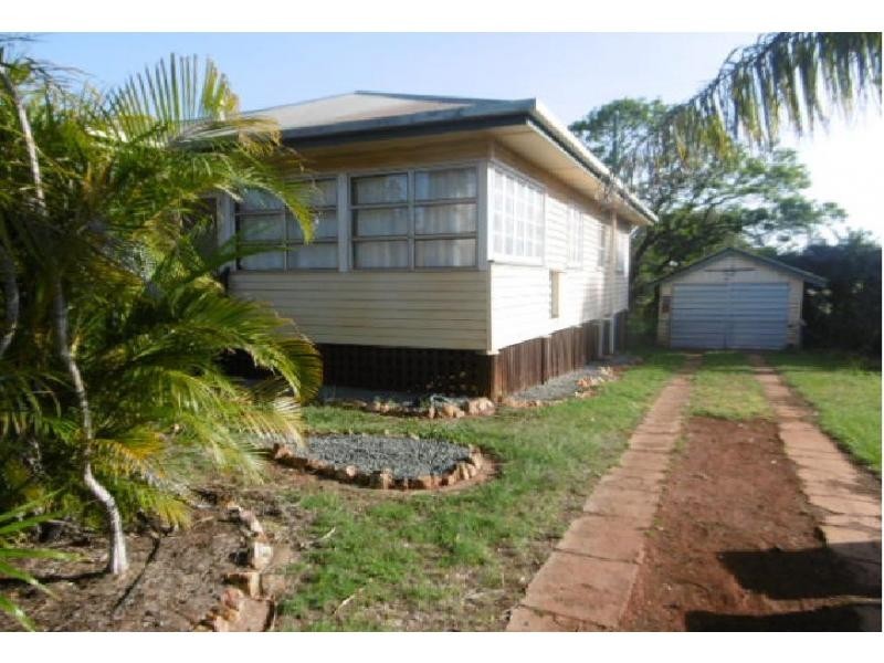 30 Churchill Street, Childers QLD 4660