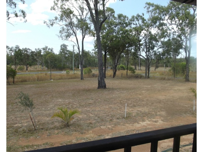 4 Queen Street, Dallarnil QLD 4621