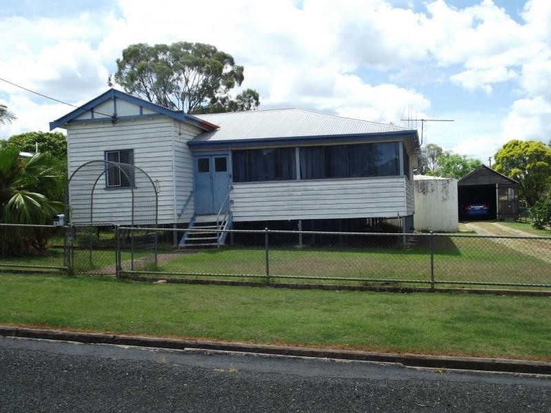 4 Brookes Street, Biggenden QLD 4621