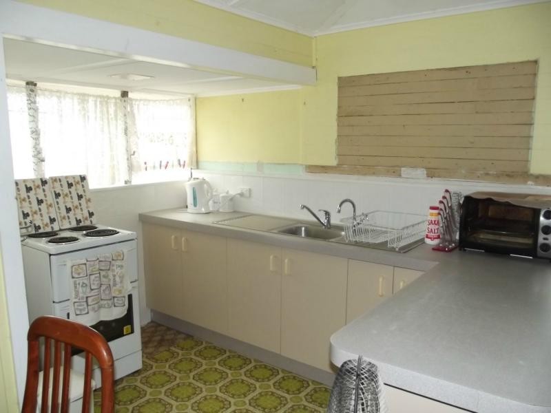4 Brookes Street, Biggenden QLD 4621
