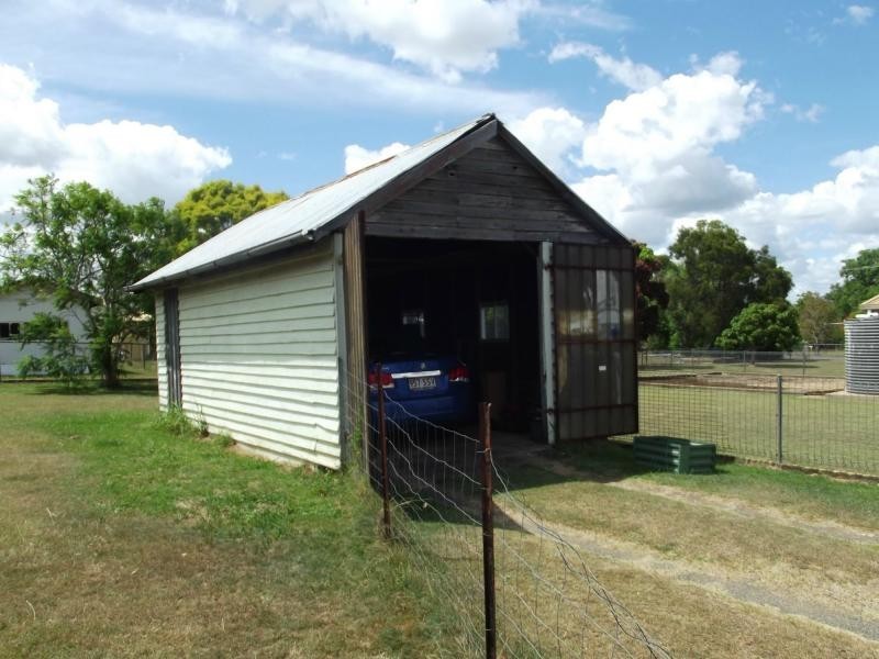 4 Brookes Street, Biggenden QLD 4621
