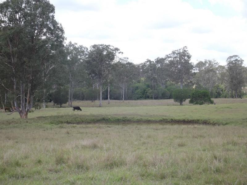 105 Railway Road, Booyal QLD 4671