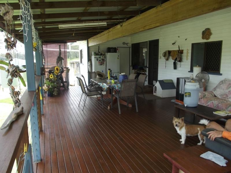 105 Railway Road, Booyal QLD 4671