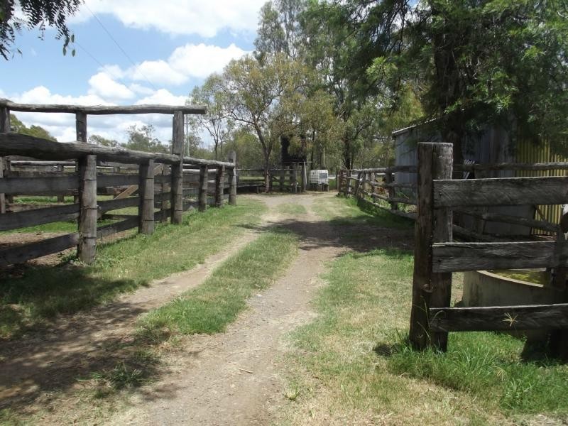 105 Railway Road, Booyal QLD 4671