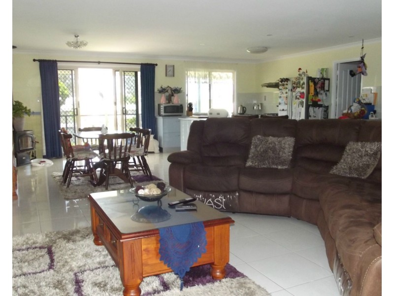 33 Travis Street, Buxton QLD 4660