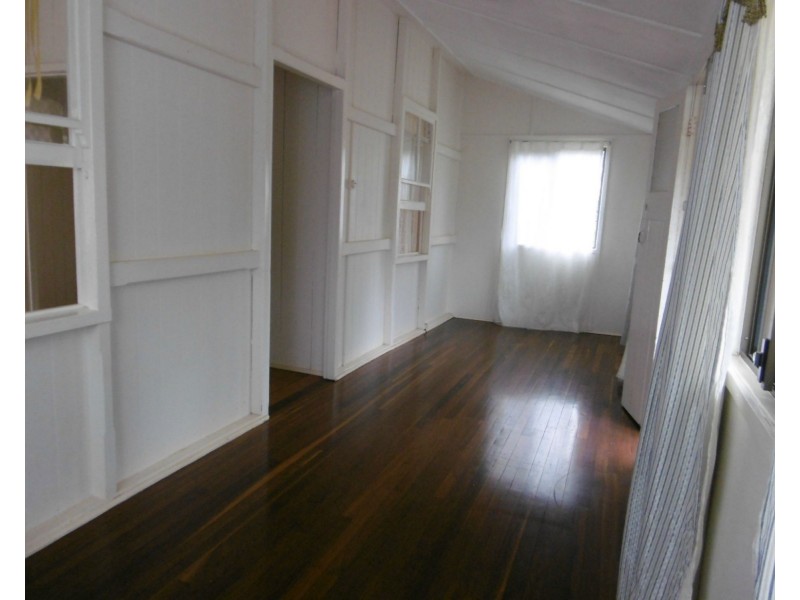 4 Nelson Street, Childers QLD 4660