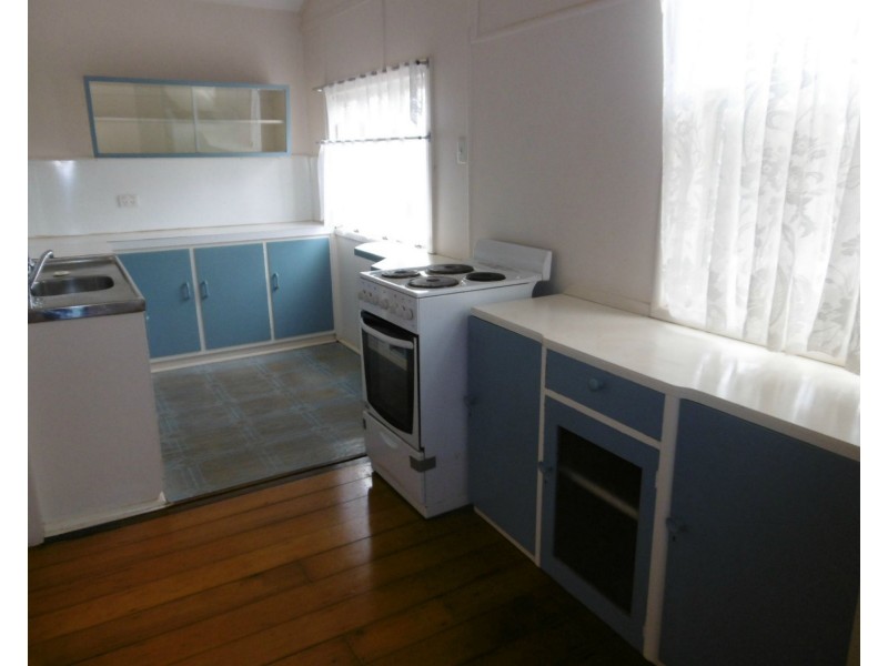 4 Nelson Street, Childers QLD 4660