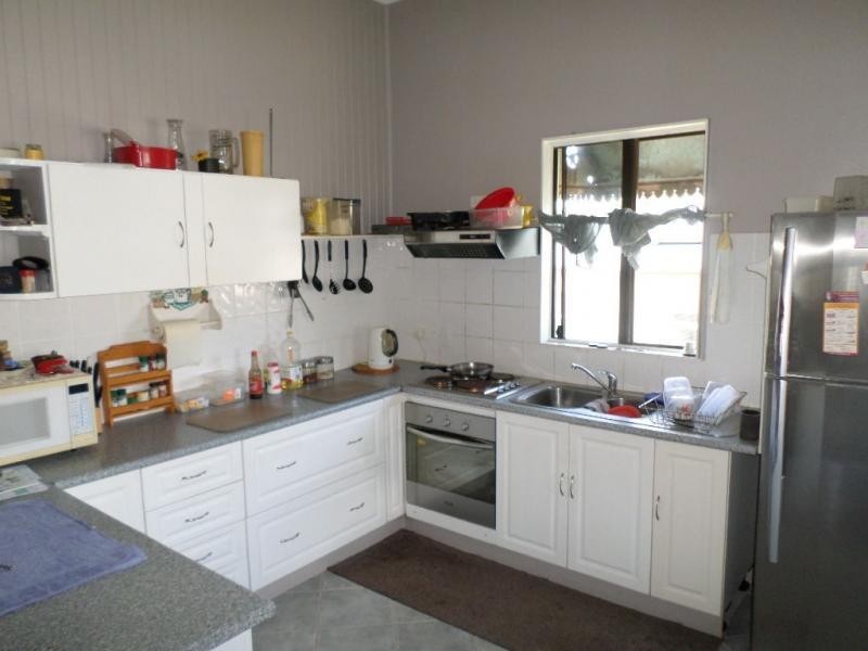 30 North Street, Childers QLD 4660