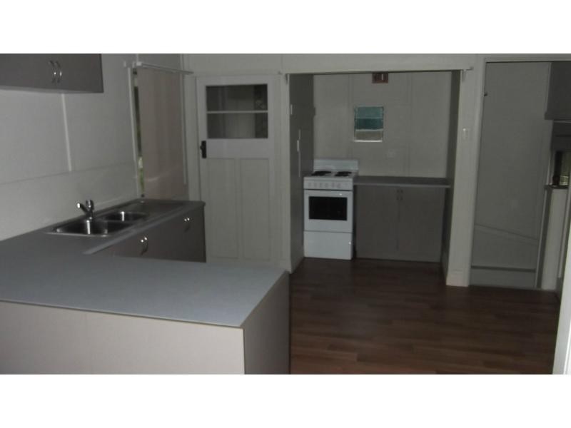 9 Charlton Street, Buxton QLD 4660