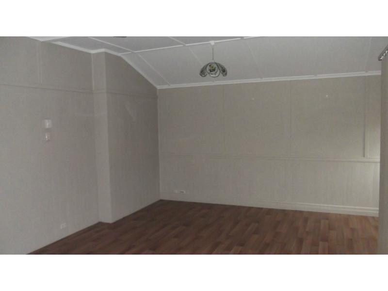 9 Charlton Street, Buxton QLD 4660