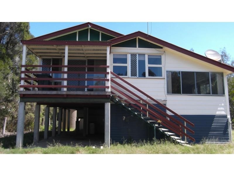 9 Charlton Street, Buxton QLD 4660