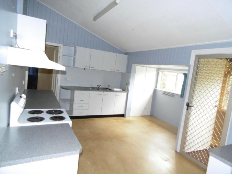 31 West Street, Childers QLD 4660