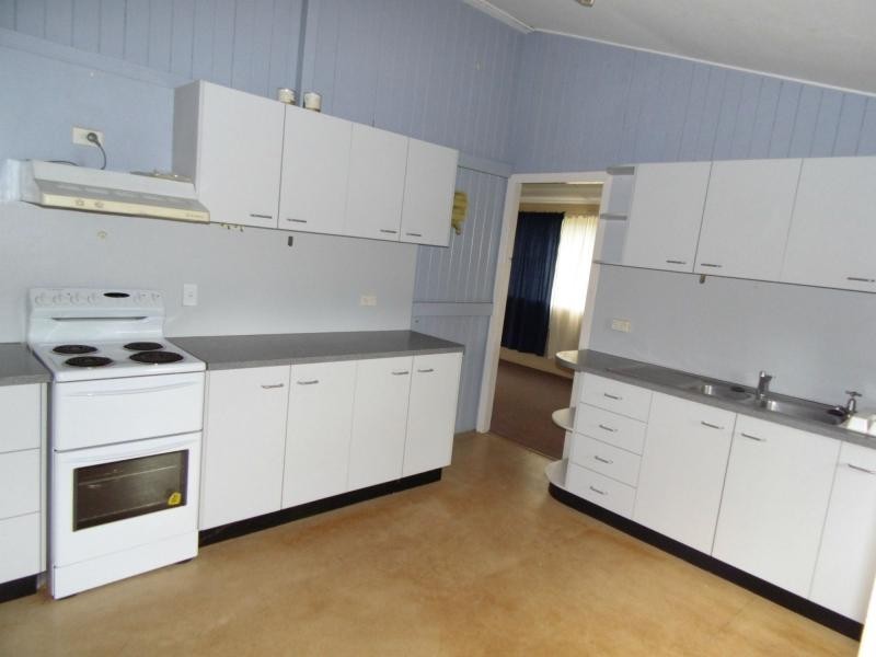 31 West Street, Childers QLD 4660