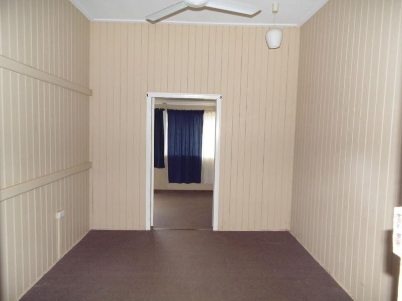 31 West Street, Childers QLD 4660