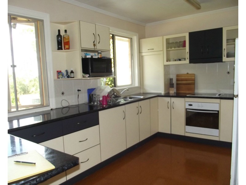 208 Churchill Street, Childers QLD 4660