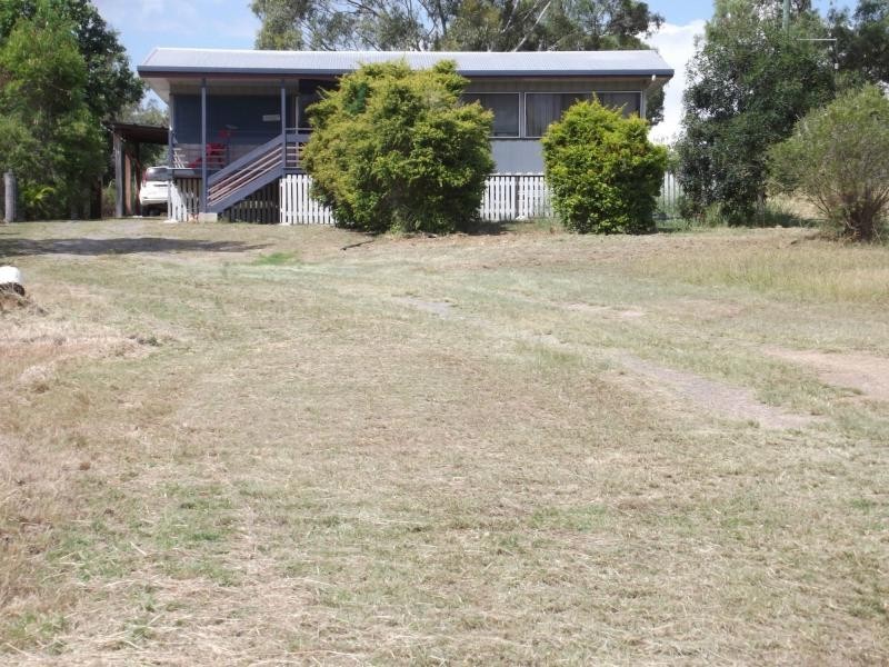 17 Queen Street, Dallarnil QLD 4621
